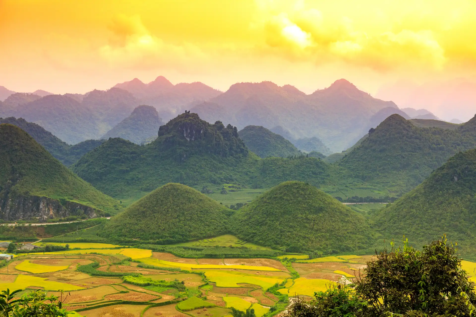 HA GIANG - DONG VAN KARST PLATEAU 3 DAYS 2 NIGHTS