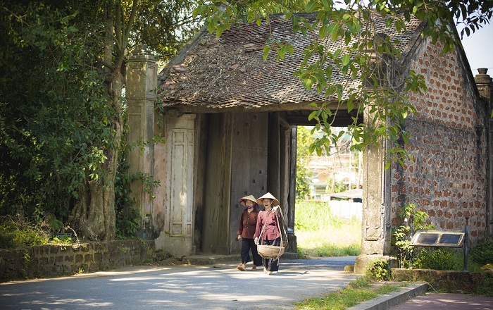 1 Day Duong Lam Ancient Village Exploring