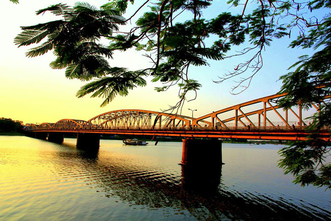 9 Days Hanoi – Halong Bay – Hue – Hoi An – Danang – Ho Chi Minh City – Mekong Delta