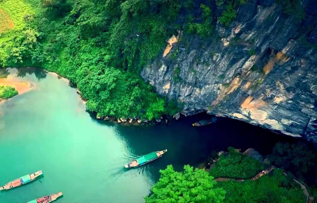 6 Days 5 Nights Danang – Bana Hill - Hoi An - Hue  - Phong Nha Caves