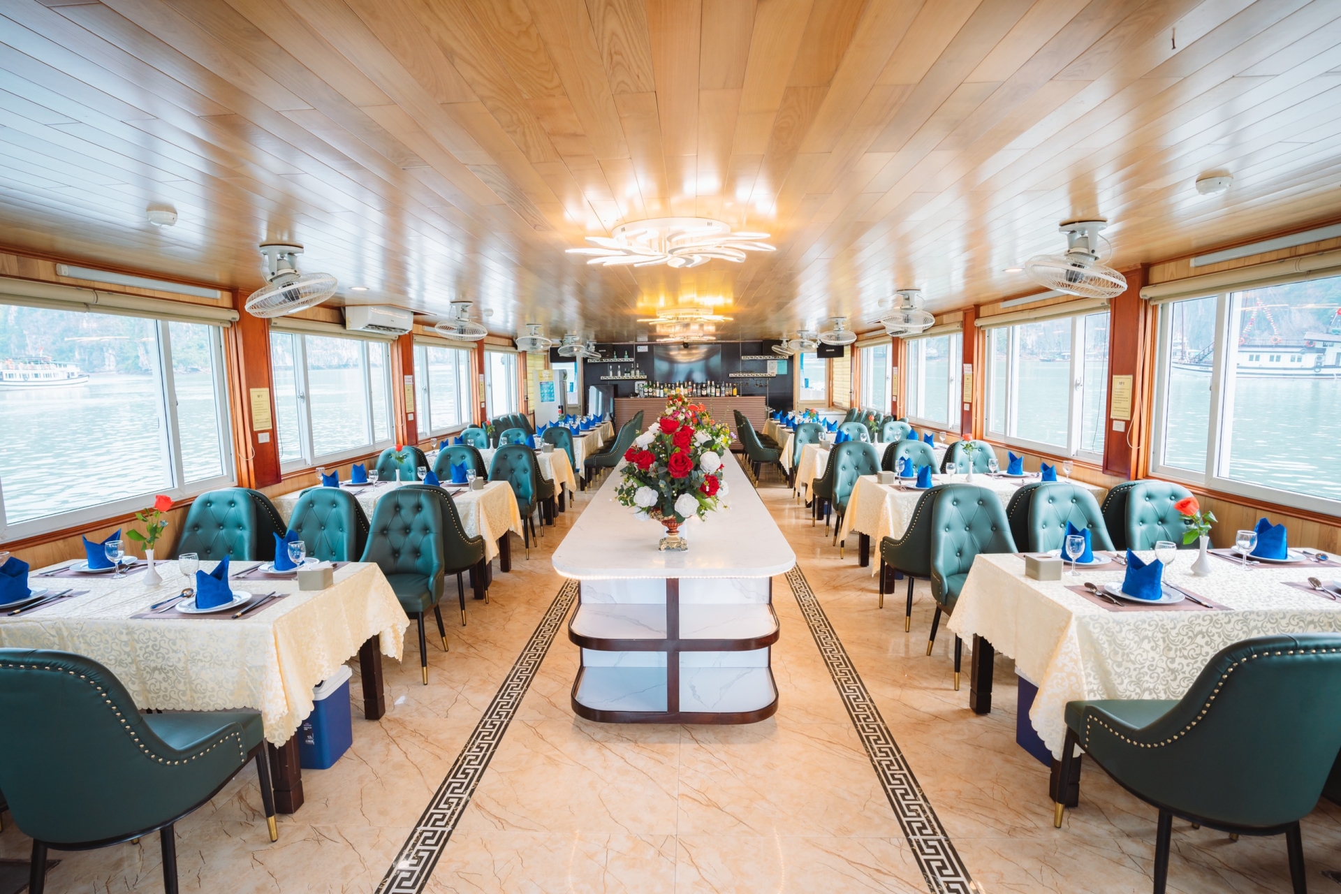Halong Bay full day tour with Asiana Day Cruise