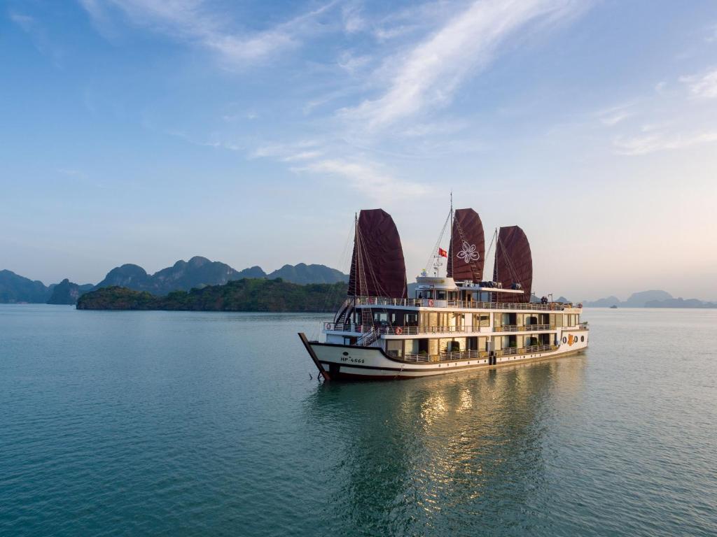 Halong Bay 3 Days 2 Night Trip – Orchid Cruise