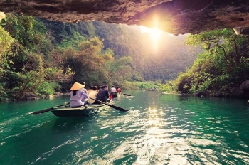 Discover Ninh Binh: Hoa Lu Ancient Capital, Tam Coc Boat Ride & Mua Cave
