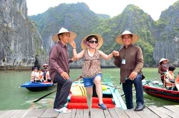 Experiencing a bamboo boat on Ha Long Bay